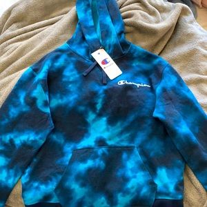 New with tag tie-dye champion hoodie